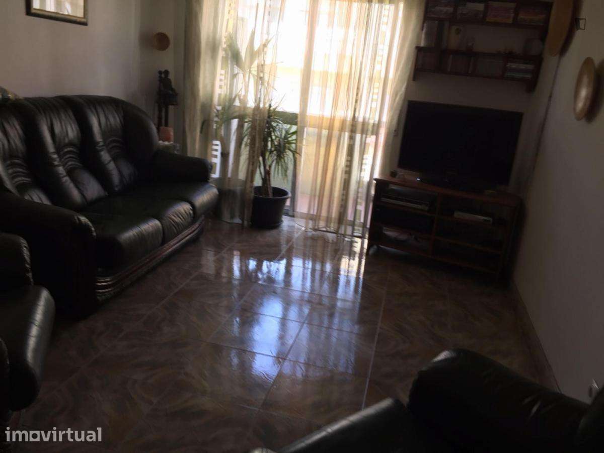Quarto - localizado em Setubal - Grande imagem: 4/7
