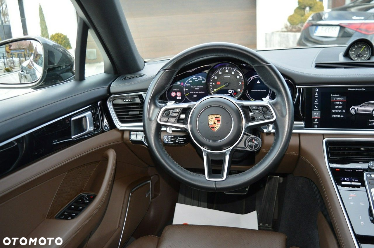 Porsche Panamera - 19