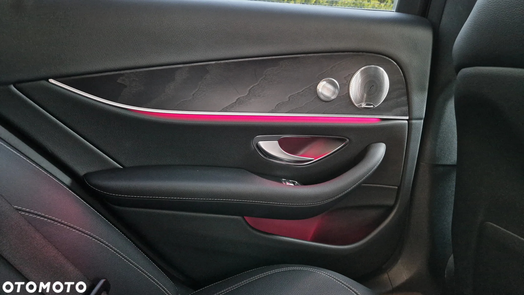 Mercedes-Benz Klasa E 300 9G-TRONIC Avantgarde - 25