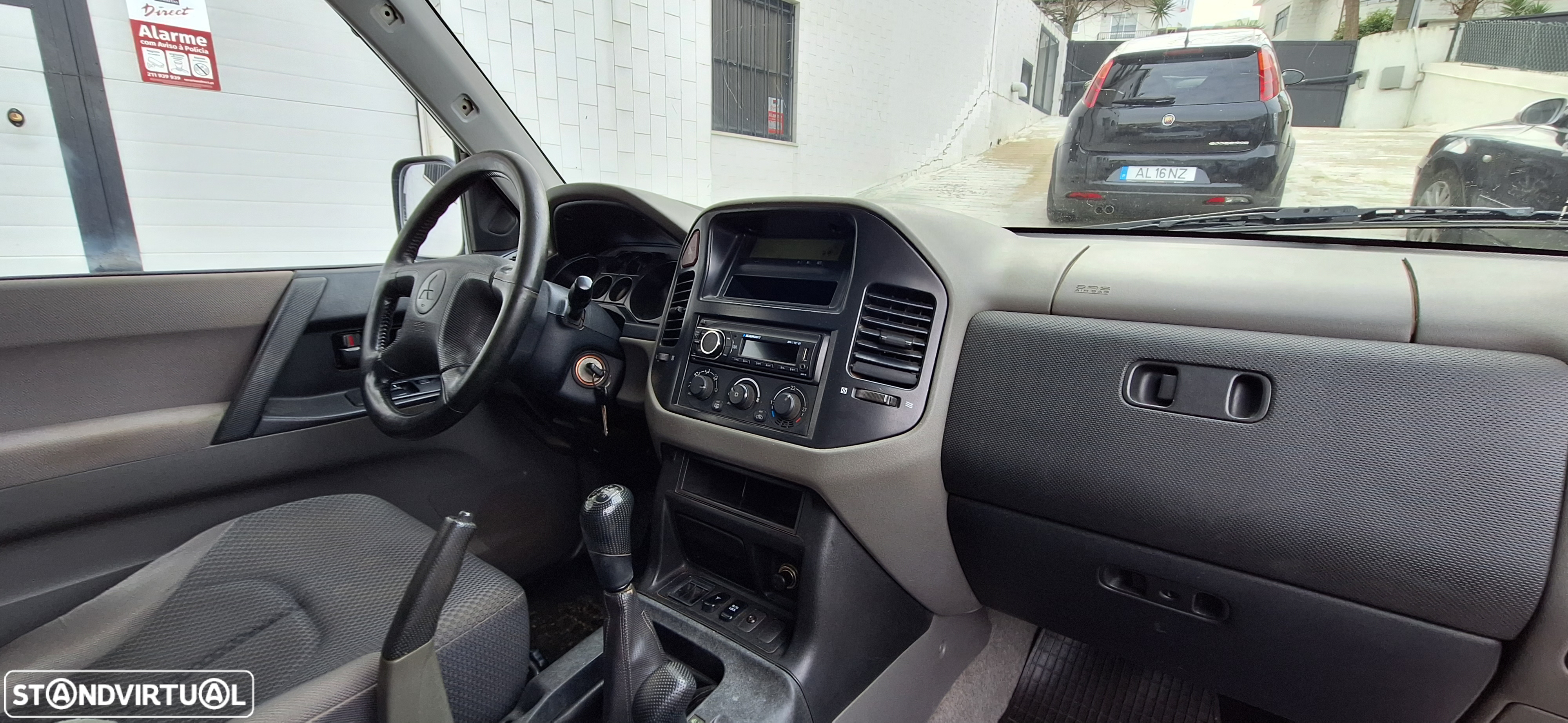 Mitsubishi Pajero 3.2 DI-D GLS - 16