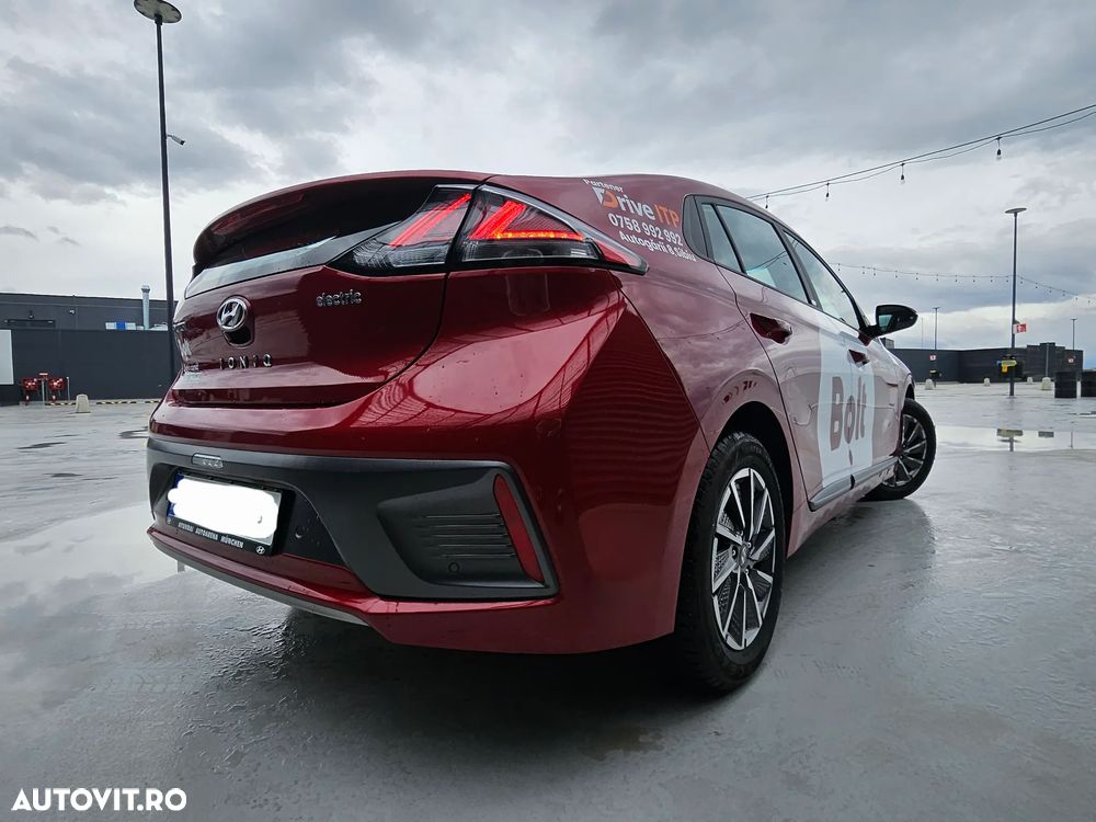 Hyundai IONIQ - 4
