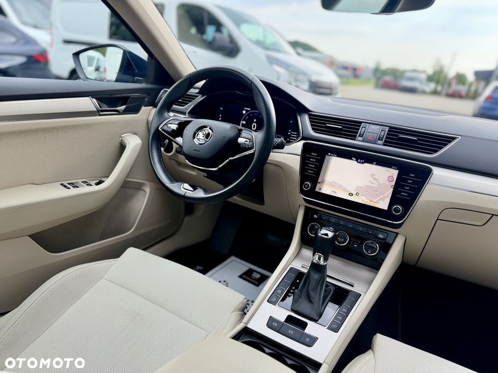 Skoda Superb 2.0 TDI DSG Premium Edition - 17