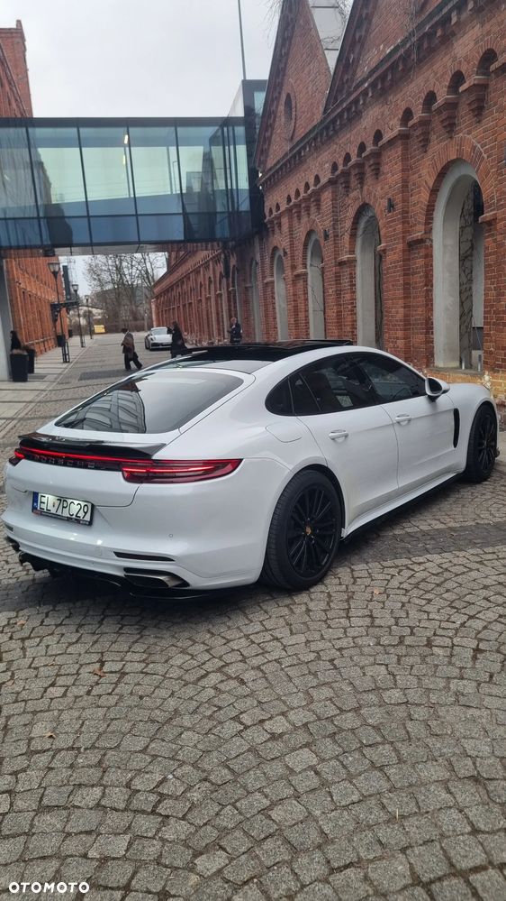 Porsche Panamera 4 - 20