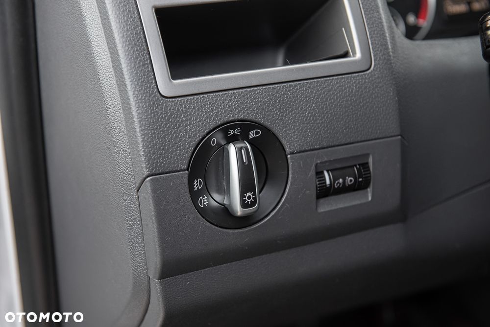 Volkswagen Multivan 2.0 TDI L1 70 Years Bulli - 23
