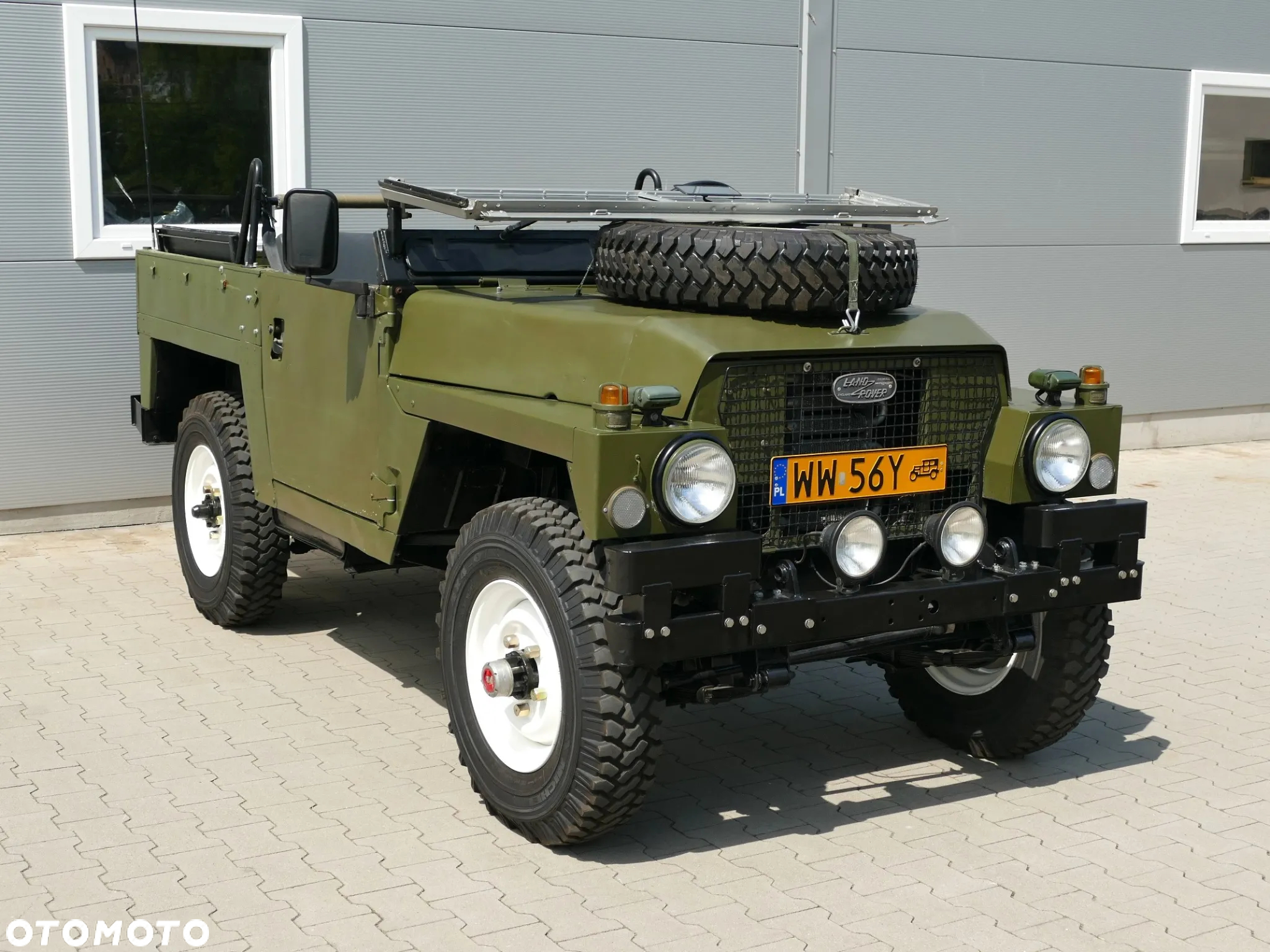 Land Rover Inny - 24