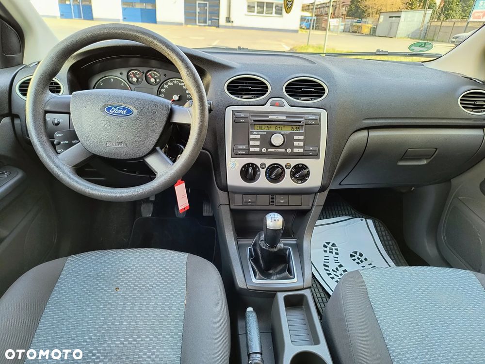 Ford Focus 1.6 TDCi DPF Ambiente - 9
