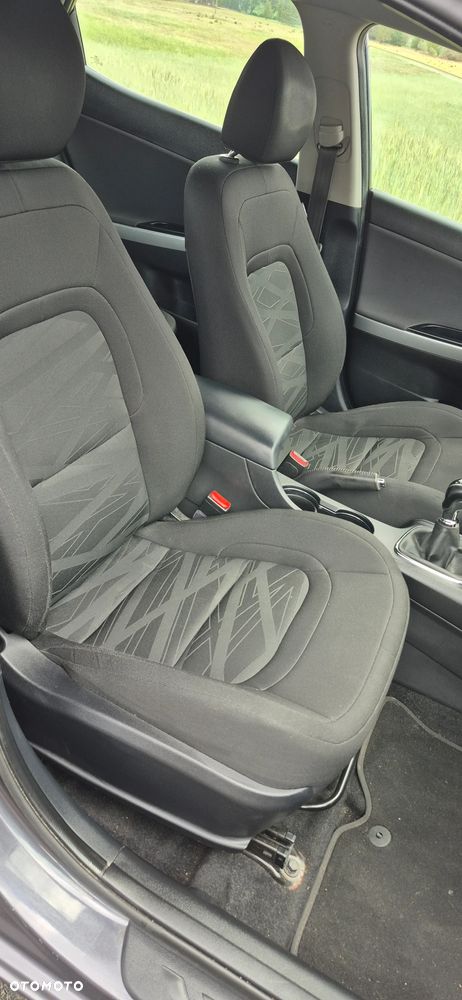 Kia Ceed 1.4 L - 12