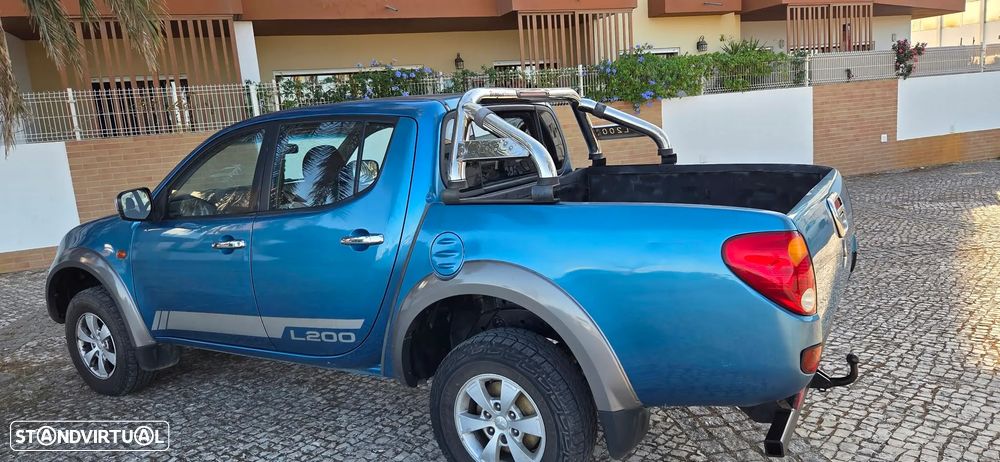 Mitsubishi L200 Pick Up 4x4 Intense Cabine Dupla - 8