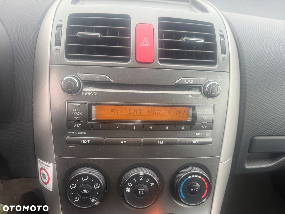 Toyota Auris 1.4 VVT-i Sol - 23