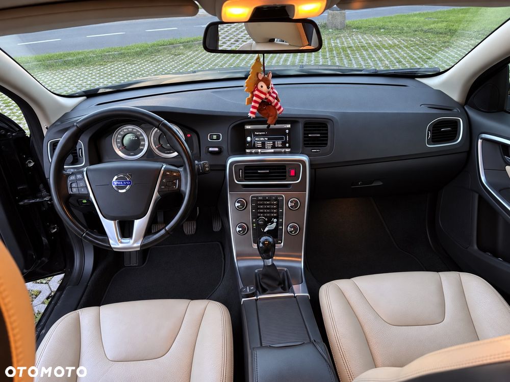 Volvo V60 D3 Momentum - 12