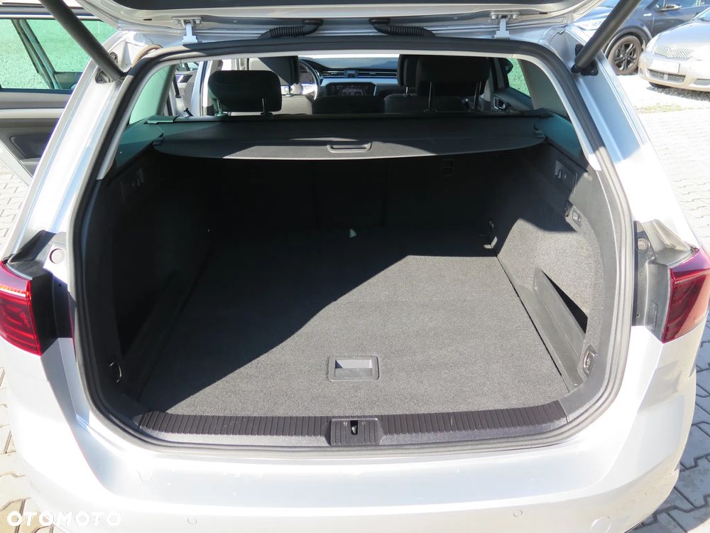 Volkswagen Passat Variant 2.0 TDI 4Mot Elegance DSG - 30