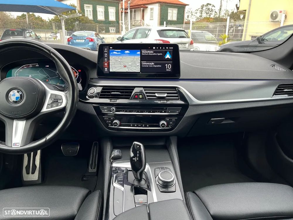 BMW 520 d Pack Desportivo M Auto - 12