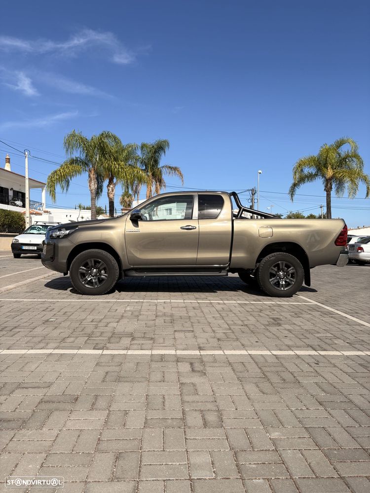 Toyota Hilux - 7