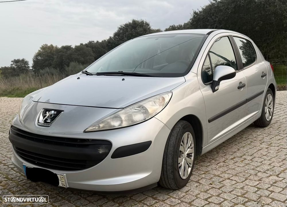 Peugeot 207 - 1