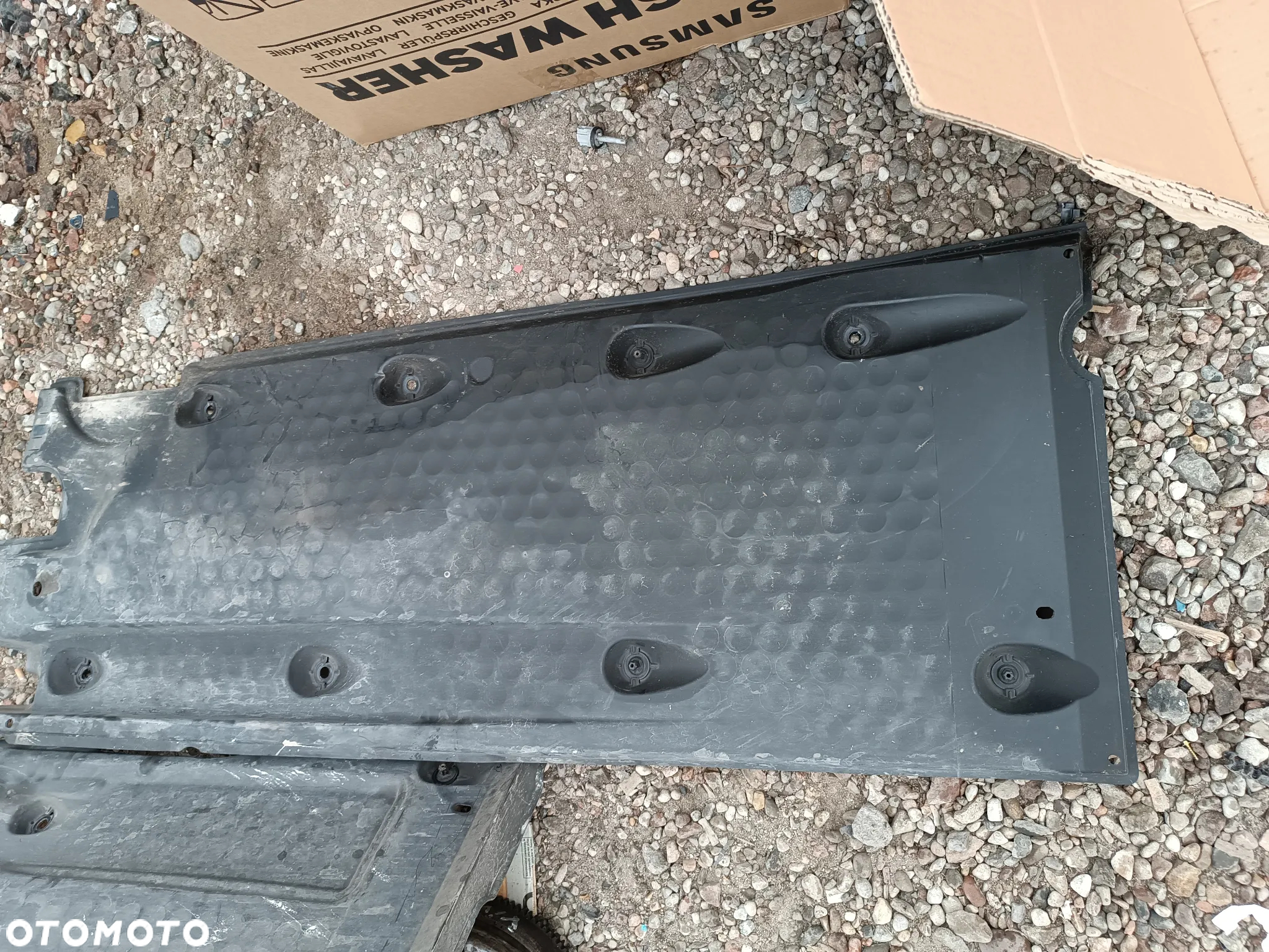 VW TIGUAN 5N0 OSŁONA PŁYTA PODWOZIA LEWA 5N0825201 PRAWA 5N0825202 KOMPLET - 5