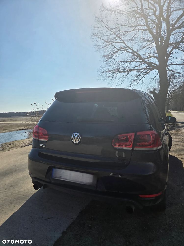 Volkswagen Golf 2.0 TSI GTI - 2