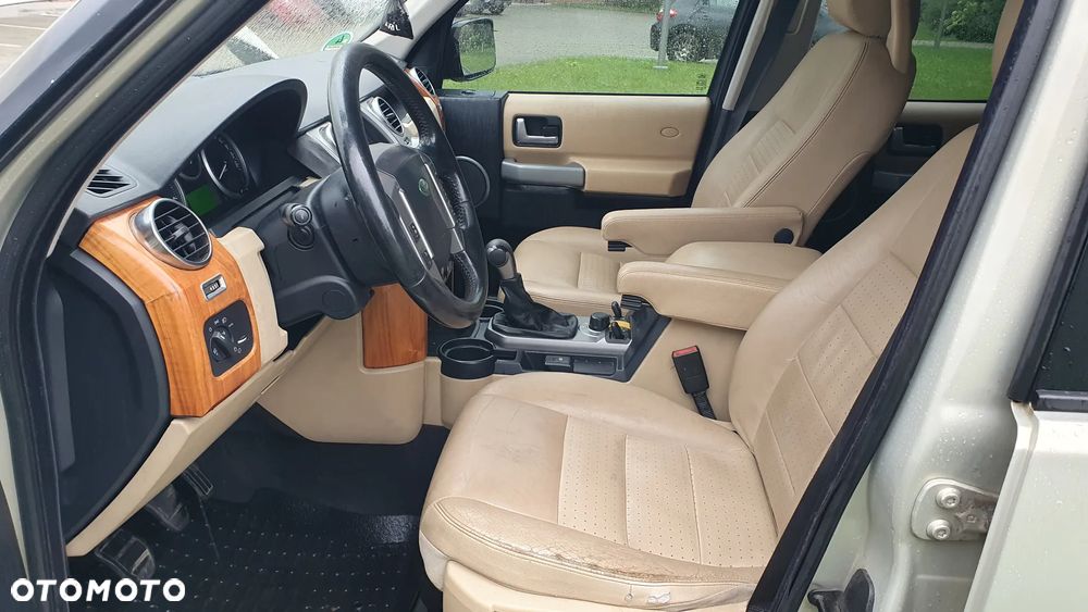 Land Rover Discovery IV 2.7D V6 HSE - 9