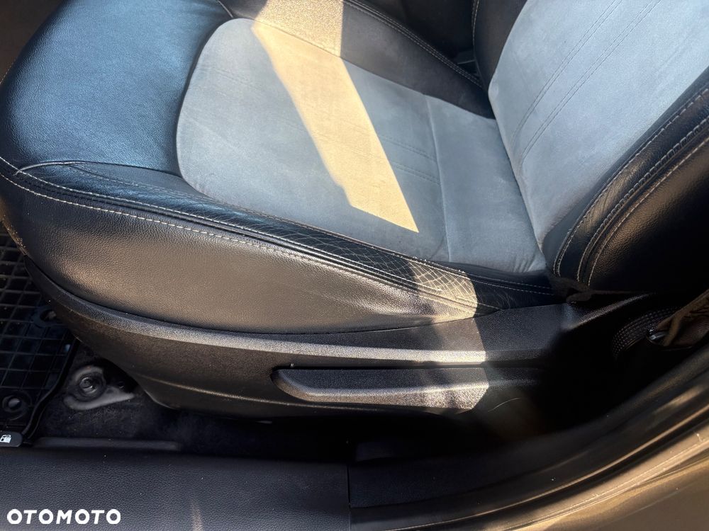 Kia Sportage 2.0 CRDI 4WD Fifa World Cup Edition - 19