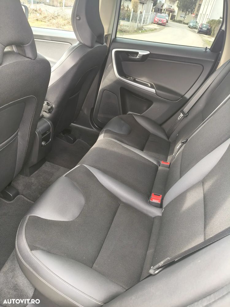 Volvo XC 60 DRIVe Momentum - 9