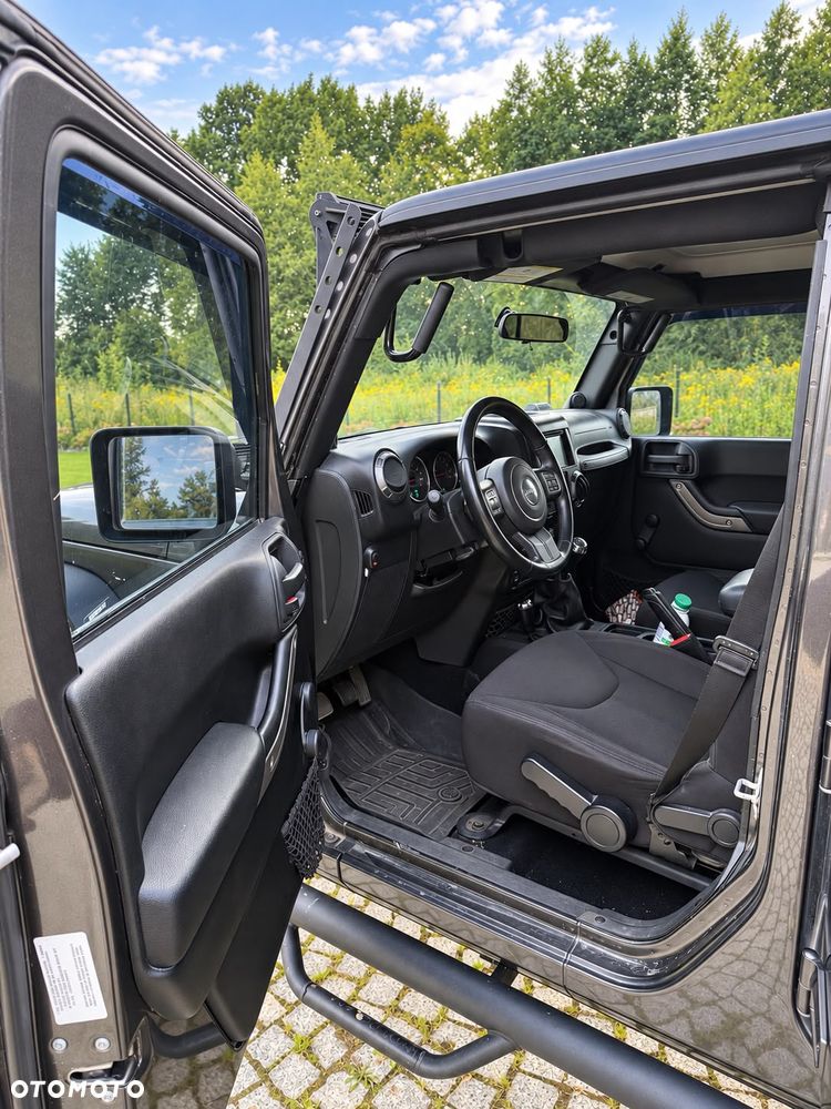 Jeep Wrangler - 6