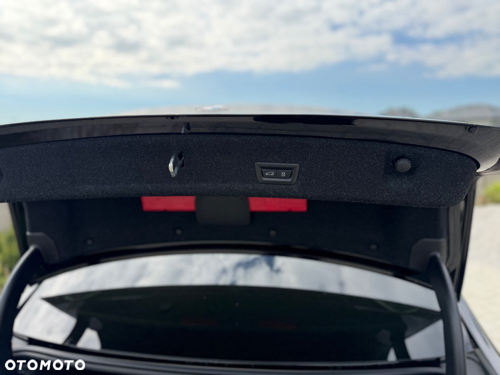BMW Seria 3 330i xDrive M Sport - 5