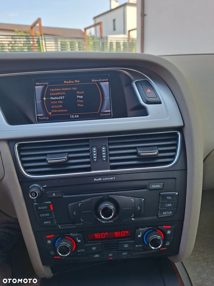 Audi A4 Limousine - 15