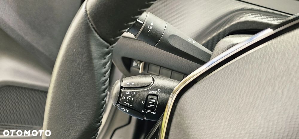 Peugeot 208 - 34