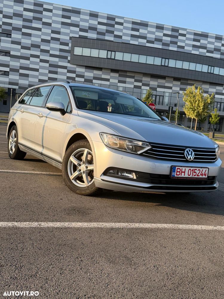 Volkswagen Passat 1.6 TDI SCR DSG Trendline - 1