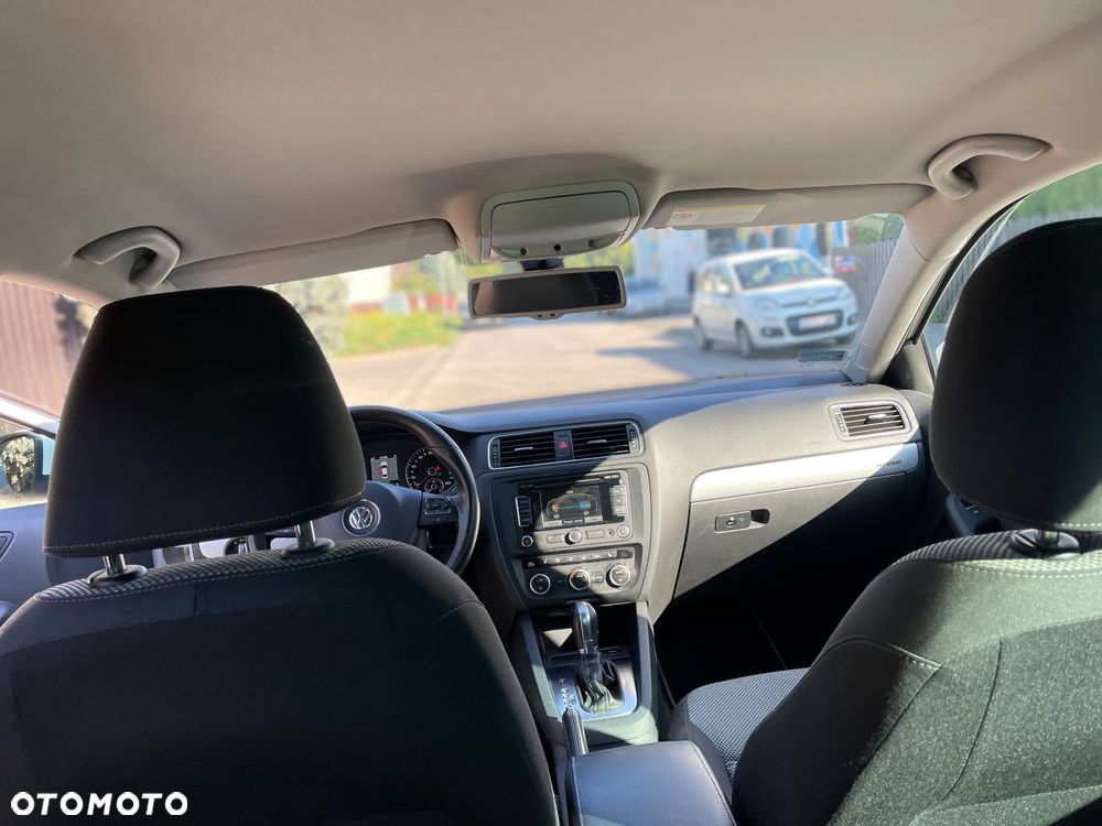 Volkswagen Jetta Hybrid - 11