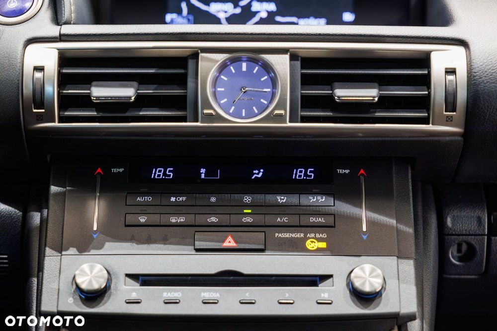 Lexus IS - 27