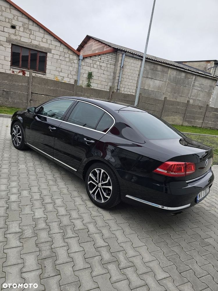 Volkswagen Passat - 4