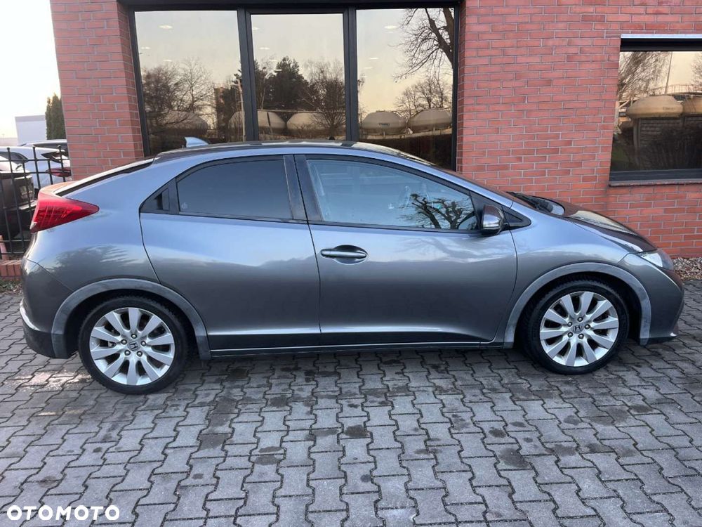 Honda Civic 1.8 i-VTEC Sport - 23