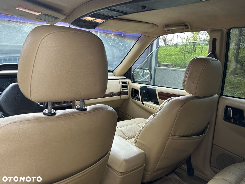 Jeep Grand Cherokee - 15