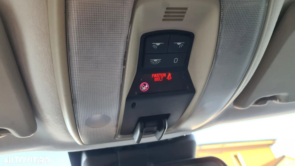 Volvo XC 60 D5AWD Ocean Race - 29