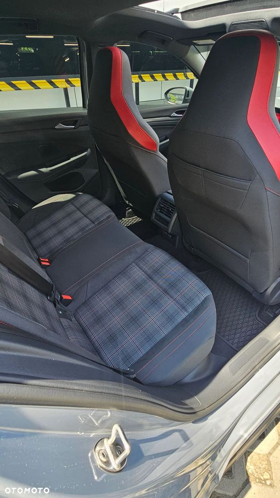 Volkswagen Golf - 15