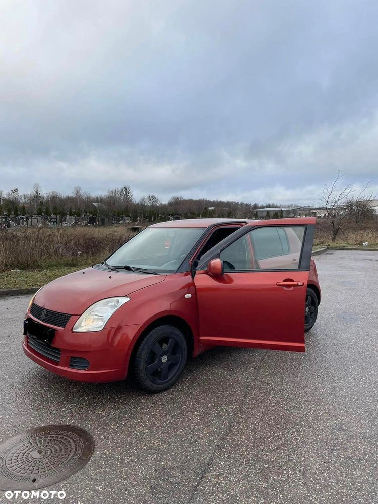 Suzuki Swift - 1