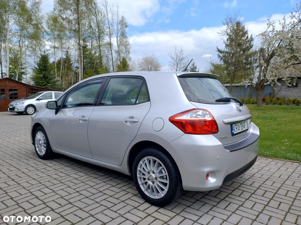 Toyota Auris 1.33 VVT-i - 10