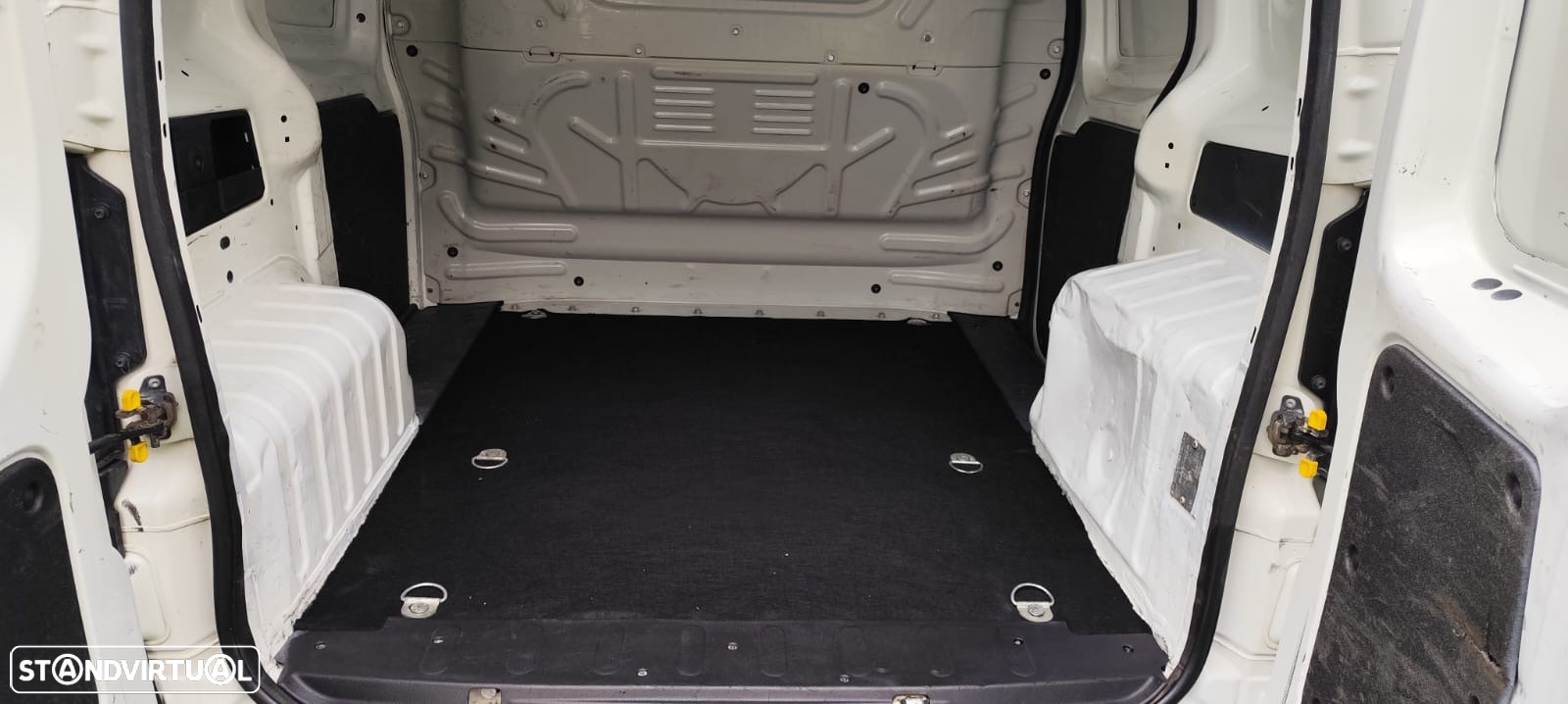 Fiat Fiorino 1.3 multijet IVA DEDUTIVEL - 11