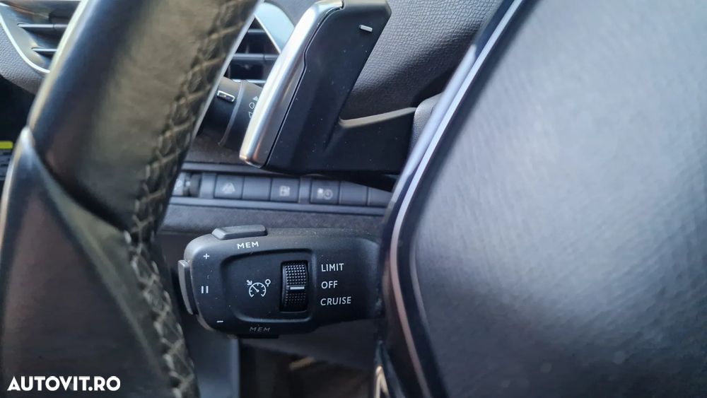 Peugeot 3008 PHEV 300 EAT8 4X4 Allure Pack - 17