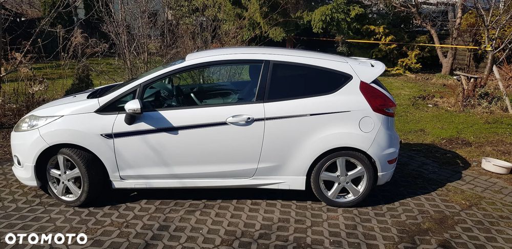 Ford Fiesta 1.6 Ti-VCT Sport S - 12