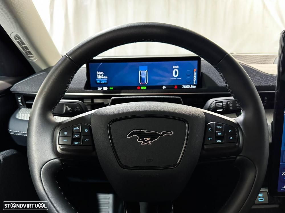 Ford Mustang Mach-E Premium AWD - 45