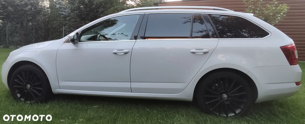 Skoda Octavia Combi 1.6 TDI (Green tec) DSG Style - 4