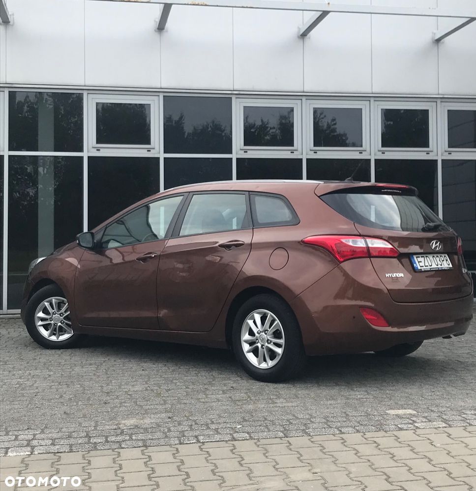 Hyundai i30 blue 1.6 CRDi Style - 9