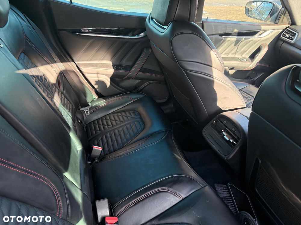 Maserati Ghibli S GranSport - 28