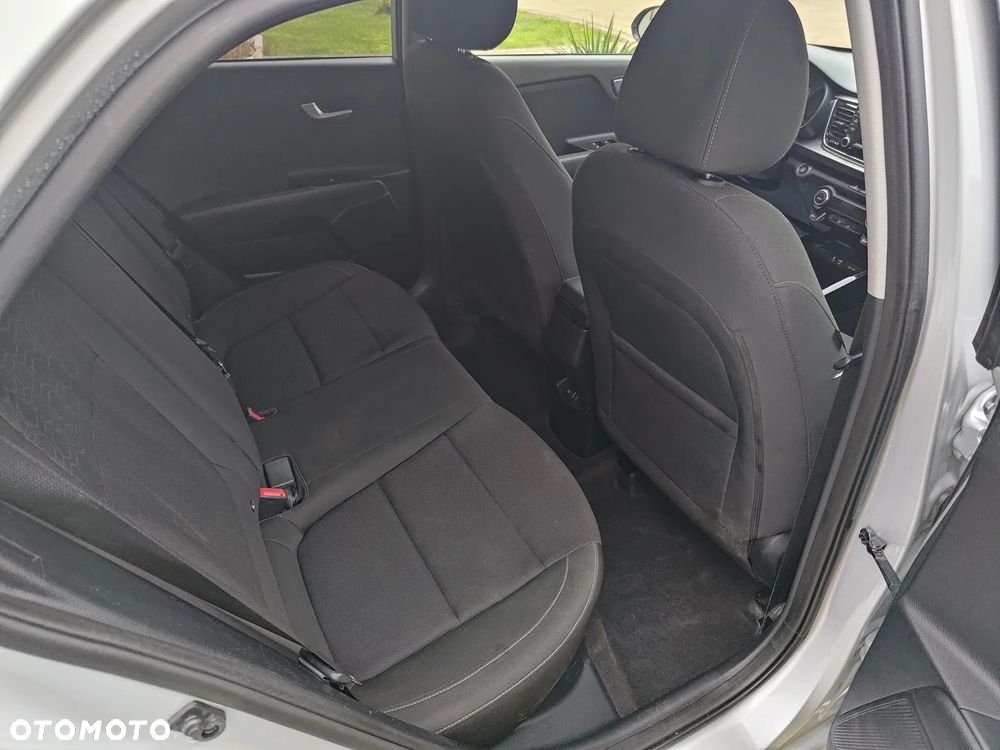 Kia Rio - 18