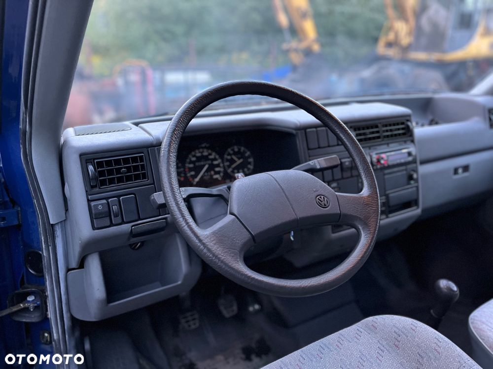 Volkswagen Caravelle - 20