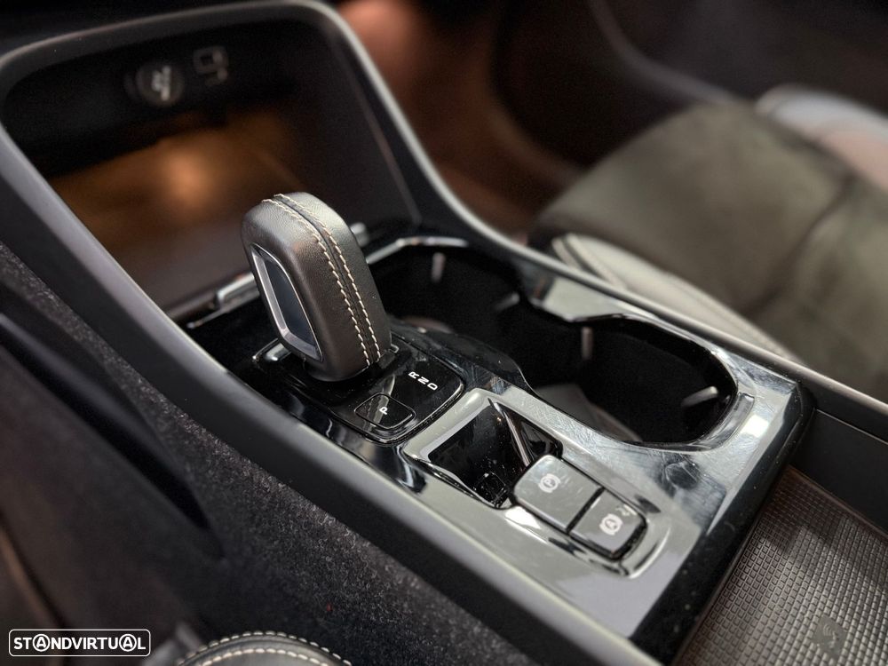 Volvo XC 40 T4 Recharge DKG RDesign Expression - 16