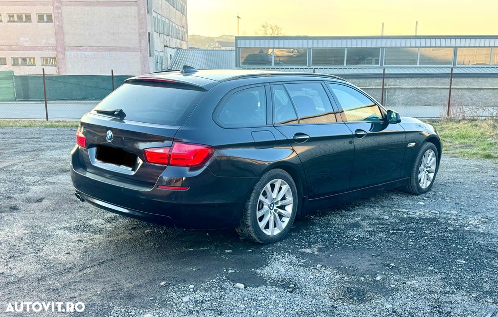 BMW Seria 5 525d xDrive Sport-Aut. - 9