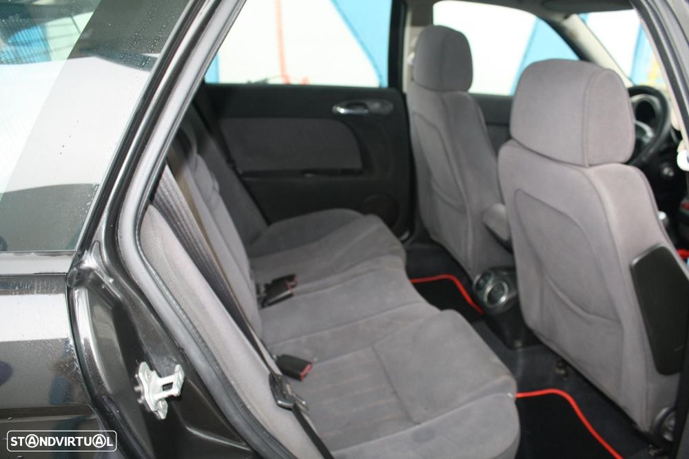 Alfa Romeo 156 1.9 JTD - 37