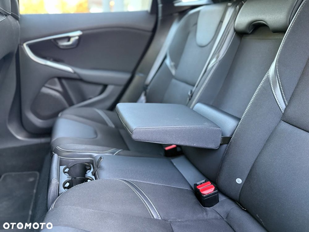 Volvo V40 D3 Momentum - 30